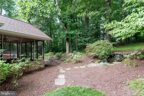 8090 Settle Ct, Waldorf, MD 20603 photo 4
