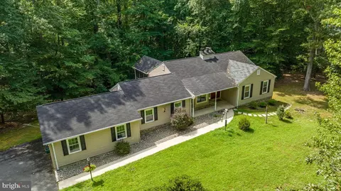 6815 Cedar Grove Dr, Welcome, MD 20693