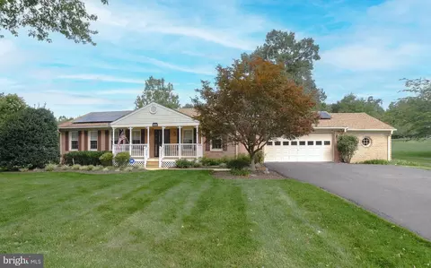 1204 E Patuxent Dr, La Plata, MD 20646