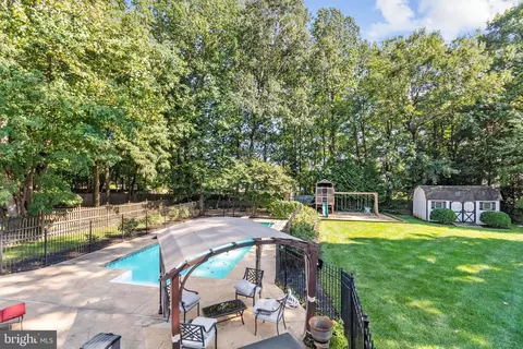 1210 Cornwall Dr, La Plata, MD 20646 photo 6