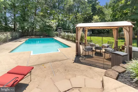 1210 Cornwall Dr, La Plata, MD 20646 photo 4
