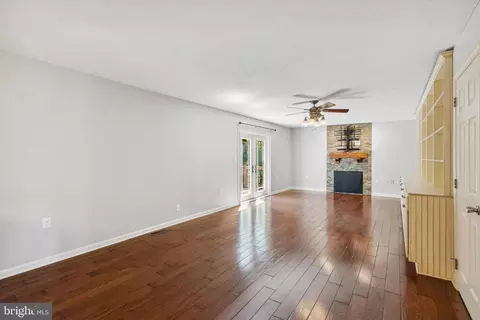 1210 Cornwall Dr, La Plata, MD 20646 photo 10