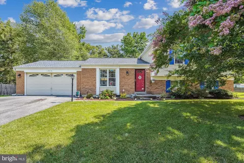 1808 Oak Dr, Waldorf, MD 20601