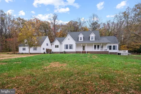 10955 Earnshaw Ln, La Plata, MD 20646