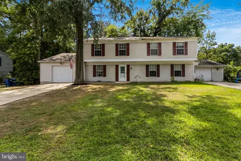 725 Brandon Cir, Waldorf, MD 20602