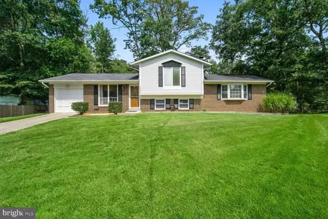 2062 Dodd Ct, Waldorf, MD 20602