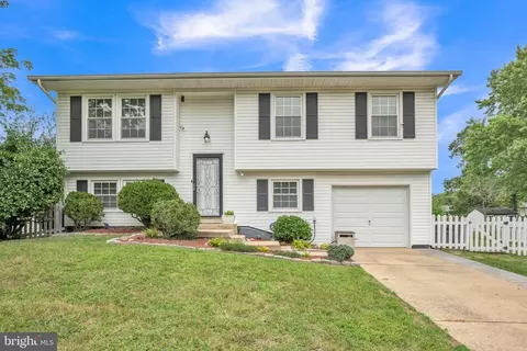 541 University Dr, Waldorf, MD 20602