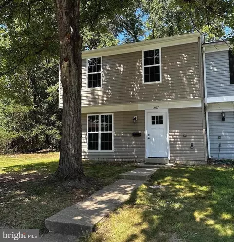 2517 Robinson Pl, Waldorf, MD 20602