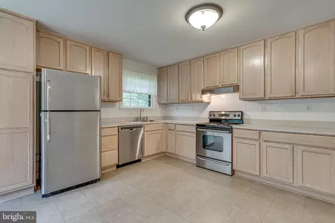 3680 Forest View Dr, Waldorf, MD 20601 photo 9