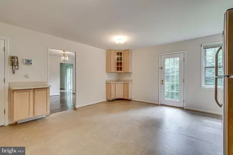 3680 Forest View Dr, Waldorf, MD 20601 photo 12