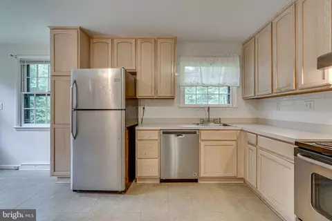 3680 Forest View Dr, Waldorf, MD 20601 photo 10
