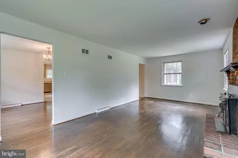 3680 Forest View Dr, Waldorf, MD 20601 photo 5