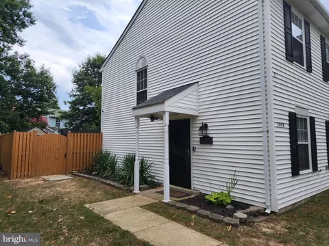 2058 Tanglewood Dr, Waldorf, MD 20601