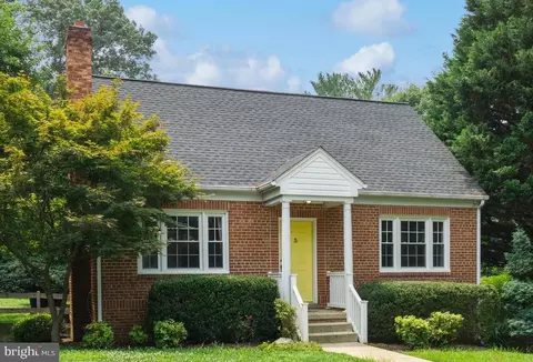 3 Somerset St, La Plata, MD 20646