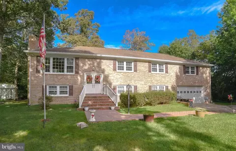 10605 Horseshoe Pl, La Plata, MD 20646