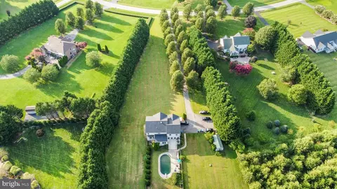 8940 Bridgett Ln, La Plata, MD 20646