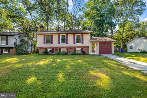 2054 Davis Ct, Waldorf, MD 20602