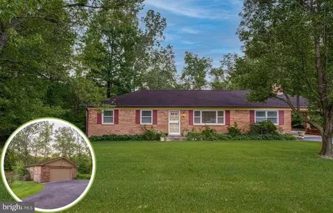 6725 Horseshoe Dr, La Plata, MD 20646