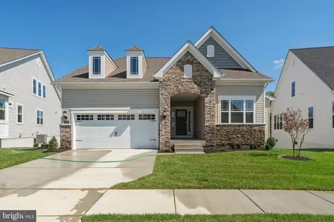 4049 Zion St, White Plains, MD 20695