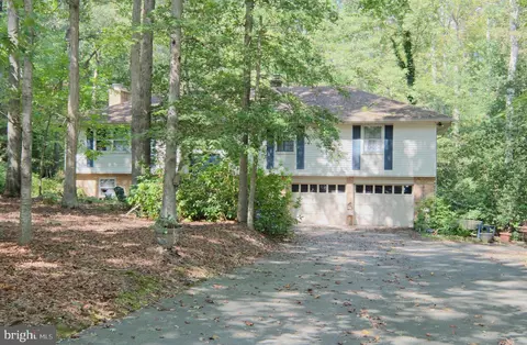 13442 Holly Spring Dr, Waldorf, MD 20601
