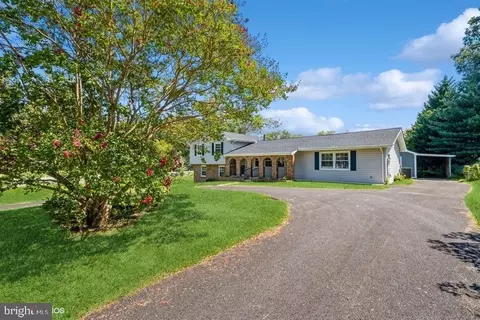 7987 Oakwood Ln, Pomfret, MD 20675