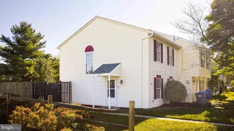 2084 Tanglewood Dr, Waldorf, MD 20601