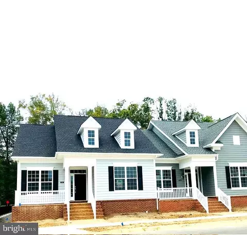 294 Buckeye Cir, La Plata, MD 20646