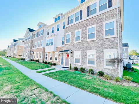 4104 Hatley Pl, White Plains, MD 20695
