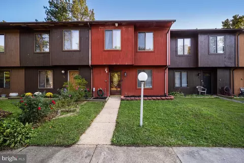 12 Kings Wharf Pl, Waldorf, MD 20602