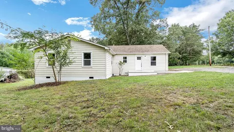 8661 Gilroy Rd, Nanjemoy, MD 20662