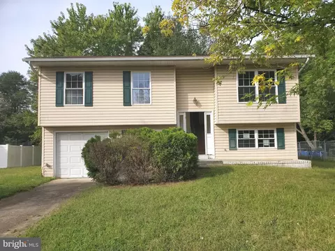 740 University Dr, Waldorf, MD 20602