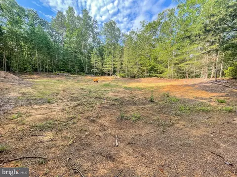 6720 Barney Dr, Hughesville, MD 20637