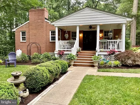 7382 Woodhaven Dr, La Plata, MD 20646