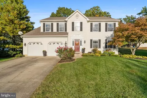 5710 Night Sergeant Ct, Waldorf, MD 20603
