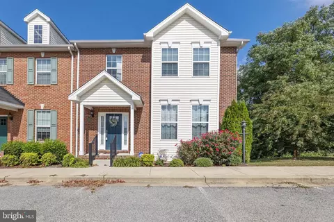 29 Hibiscus Ct, La Plata, MD 20646