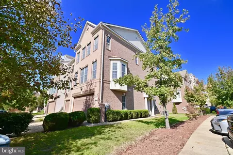 4614 Scottsdale Pl, Saint Charles, MD 20602