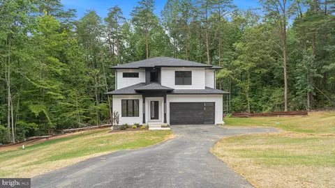 16355 Valley Creek Ct, Hughesville, MD 20637