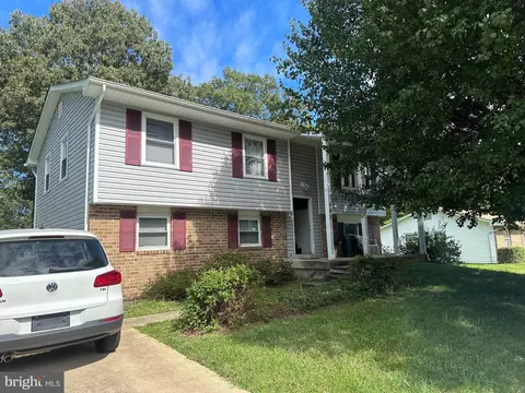 645 University Dr, Waldorf, MD 20602
