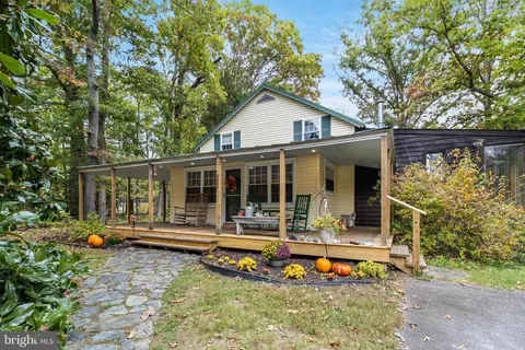 5870 Bumpy Oak Rd, La Plata, MD 20646 photo 2
