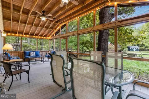 5870 Bumpy Oak Rd, La Plata, MD 20646