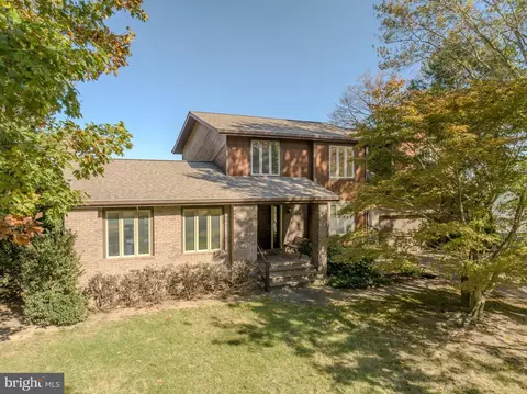 11910 Limestone Ct, Swan Point, MD 20645 photo 4