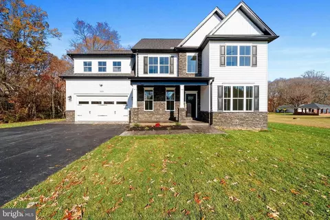 8290 Warren Dr, Pomfret, MD 20675