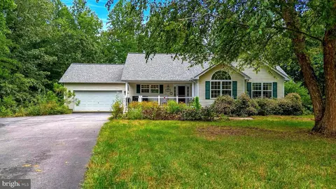 16705 Persica Ln, Hughesville, MD 20637