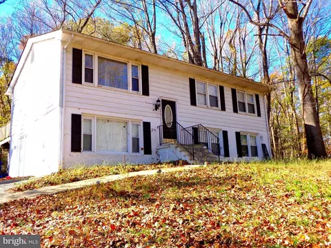 8510 Warren Dr, Pomfret, MD 20675