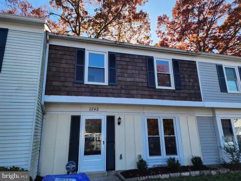 1742 Brightwell Ct, Waldorf, MD 20602