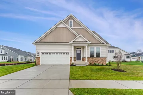 3927 Katmai St, White Plains, MD 20695