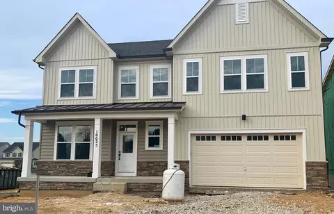 10025 Selkie Ln, Waldorf, MD 20601