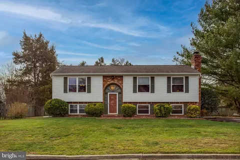 10325 Janice Pl, Waldorf, MD 20601