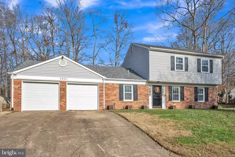 3201 High Timber Ct, Waldorf, MD 20602