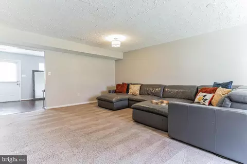 6103 Red Squirrel Pl, Waldorf, MD 20603 photo 4